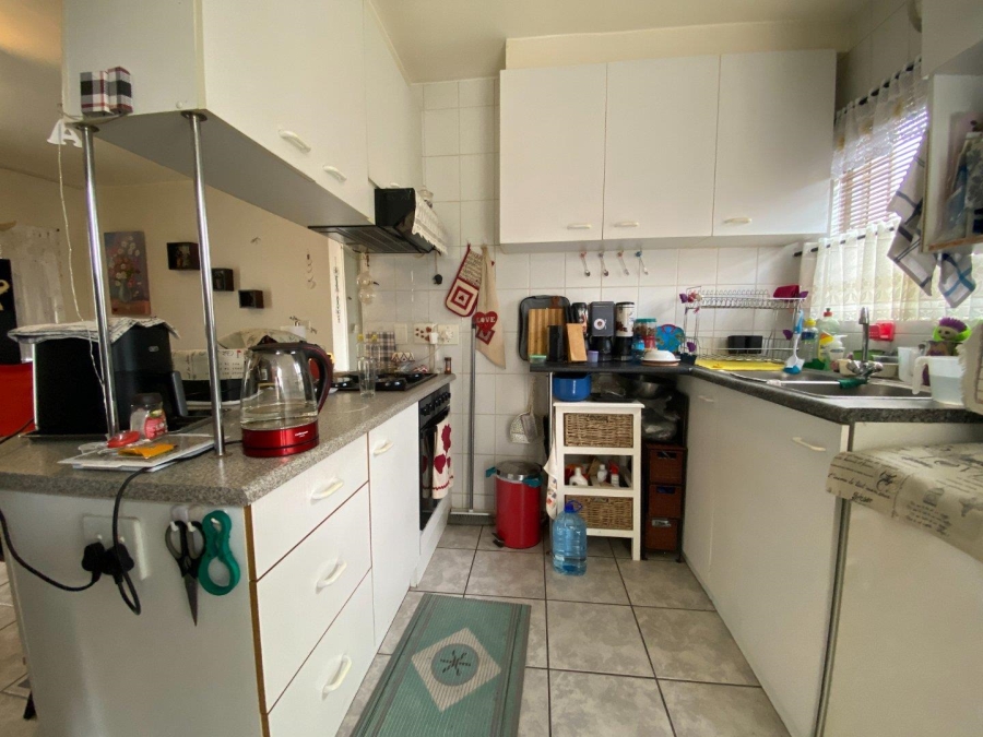 2 Bedroom Property for Sale in Oakglen Western Cape